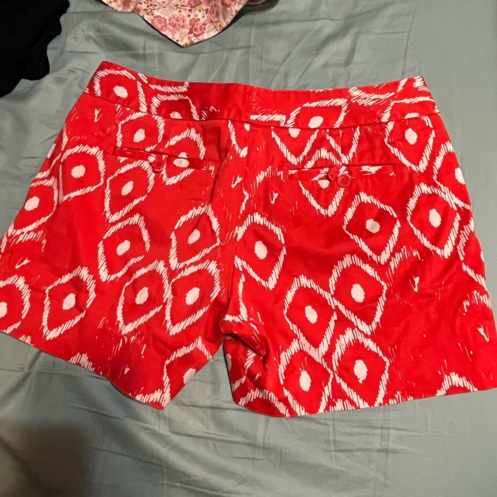 The limited, size 8 short